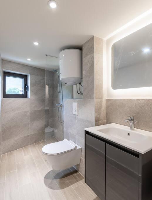 Mini Condos 13 D1 - Modern Studio With Mezzanine Tivat Exterior photo